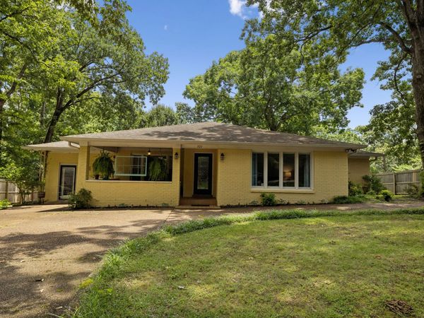 101 W Hills Terrace , Dickson, TN 37055