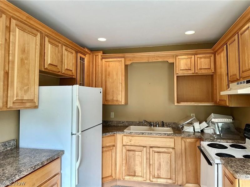 8026 Elm Street, Garrettsville, OH 44231 Photo 14