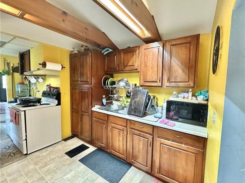 8026 Elm Street, Garrettsville, OH 44231 Photo 28