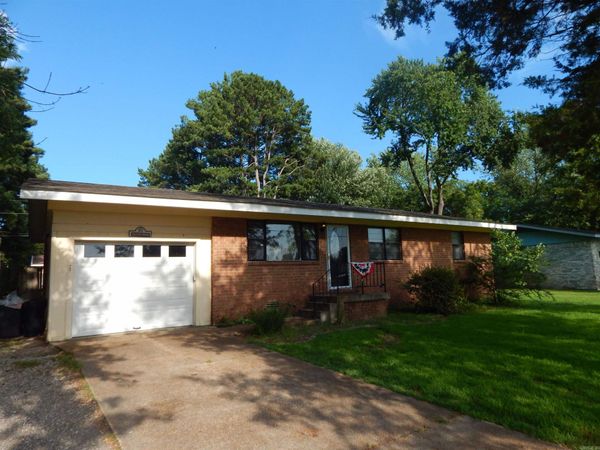 1607 N Broadway Street , Heber Springs, AR 72543