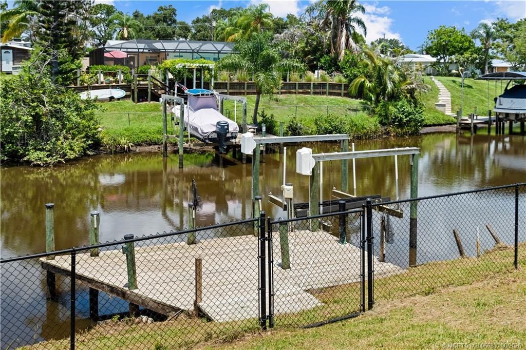 864 SE Degan Drive, Port Saint Lucie, FL 34983 Photo