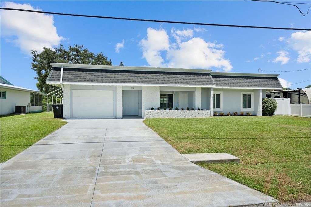 864 SE Degan Drive, Port Saint Lucie, FL 34983 Photo