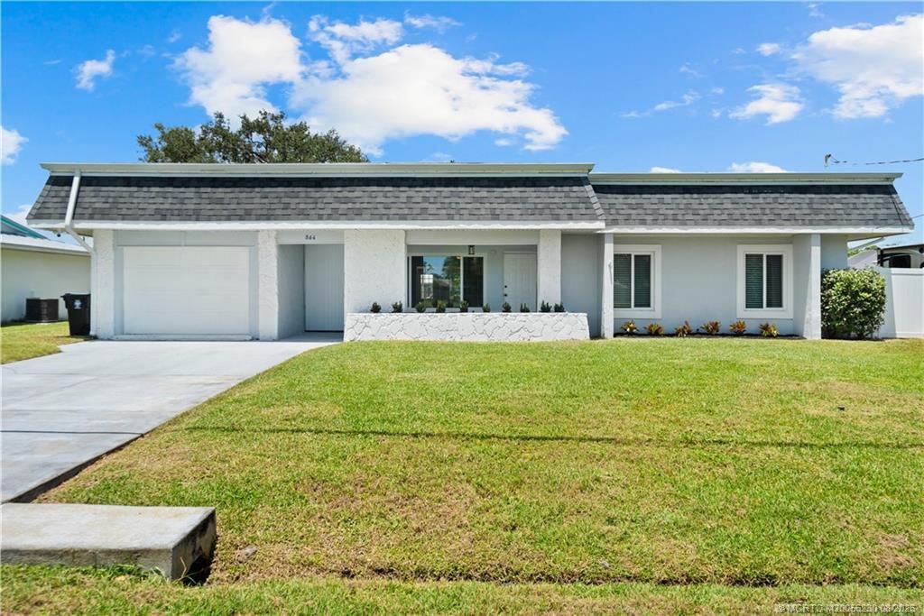 864 SE Degan Drive, Port Saint Lucie, FL 34983 Photo