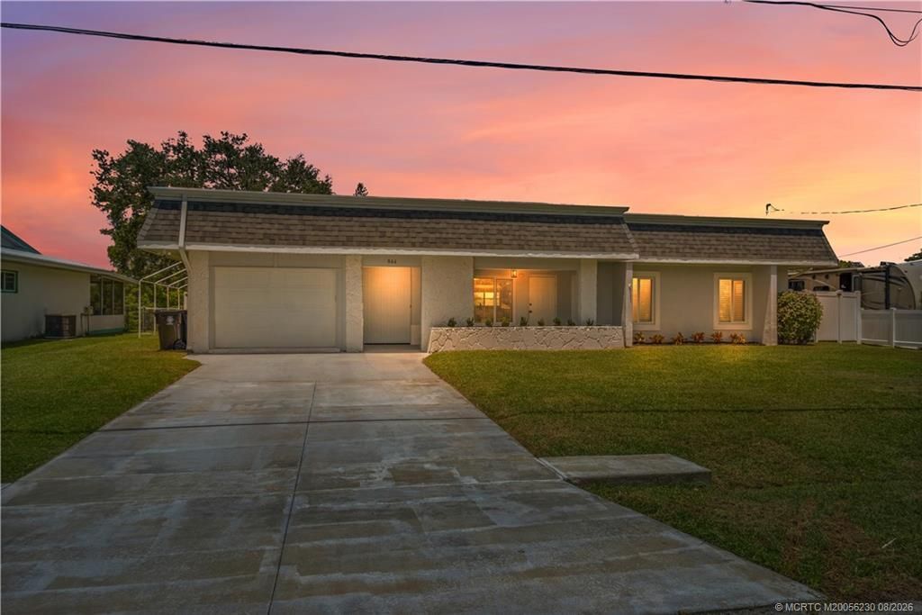 864 SE Degan Drive, Port Saint Lucie, FL 34983 Photo
