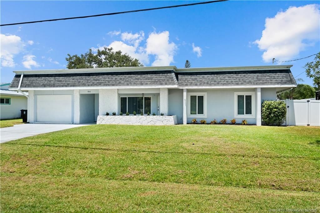 864 SE Degan Drive, Port Saint Lucie, FL 34983 Photo