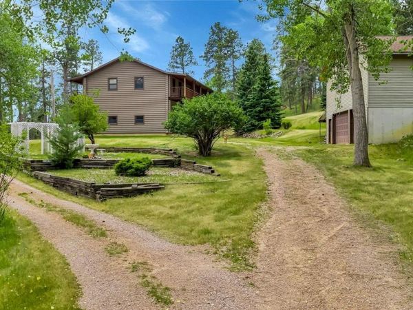 8205 RED DEER RD, Rapid City, SD 57702