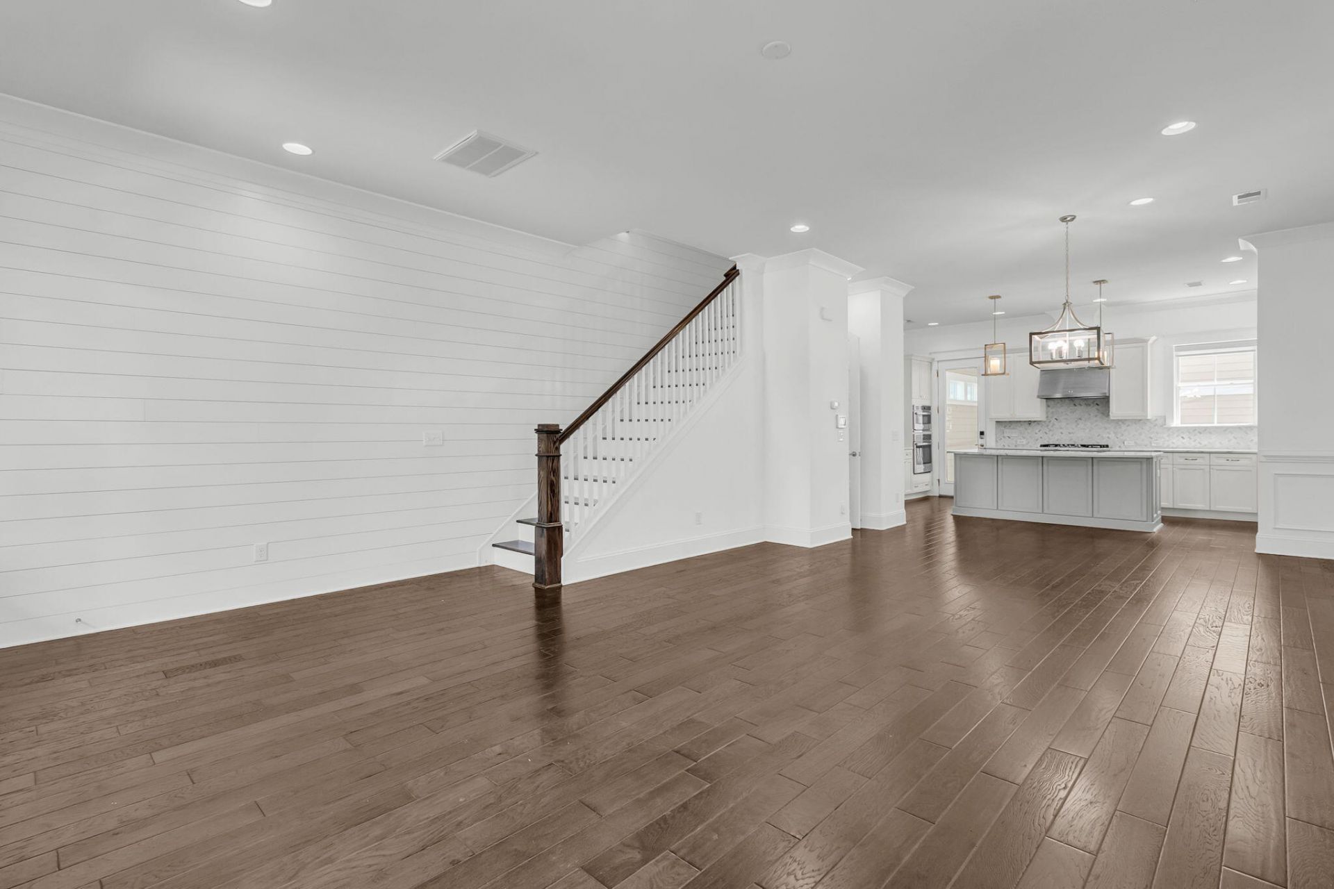 2554 Josiah Street Photo 15
