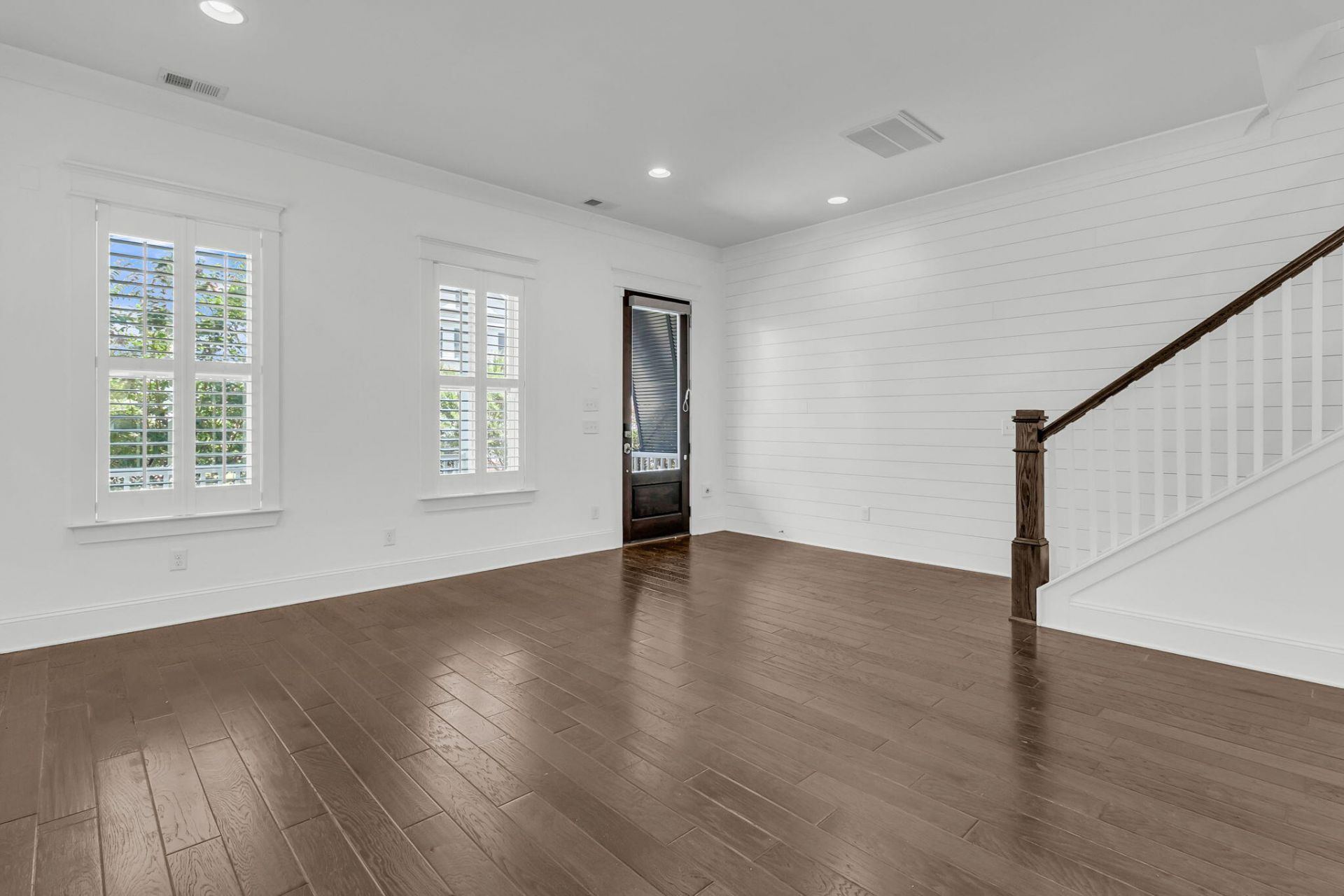 2554 Josiah Street Photo 16