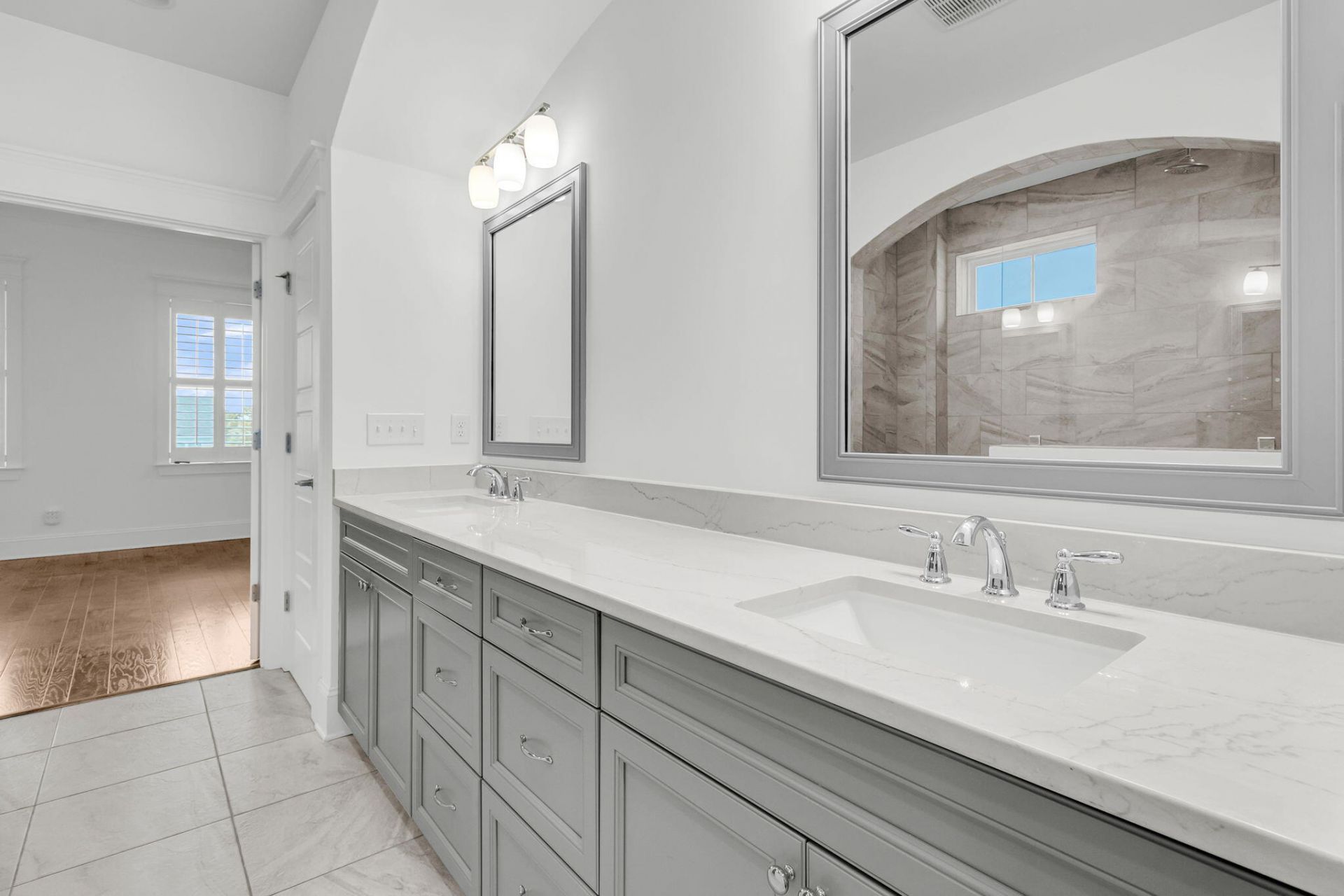 2554 Josiah Street Photo 21