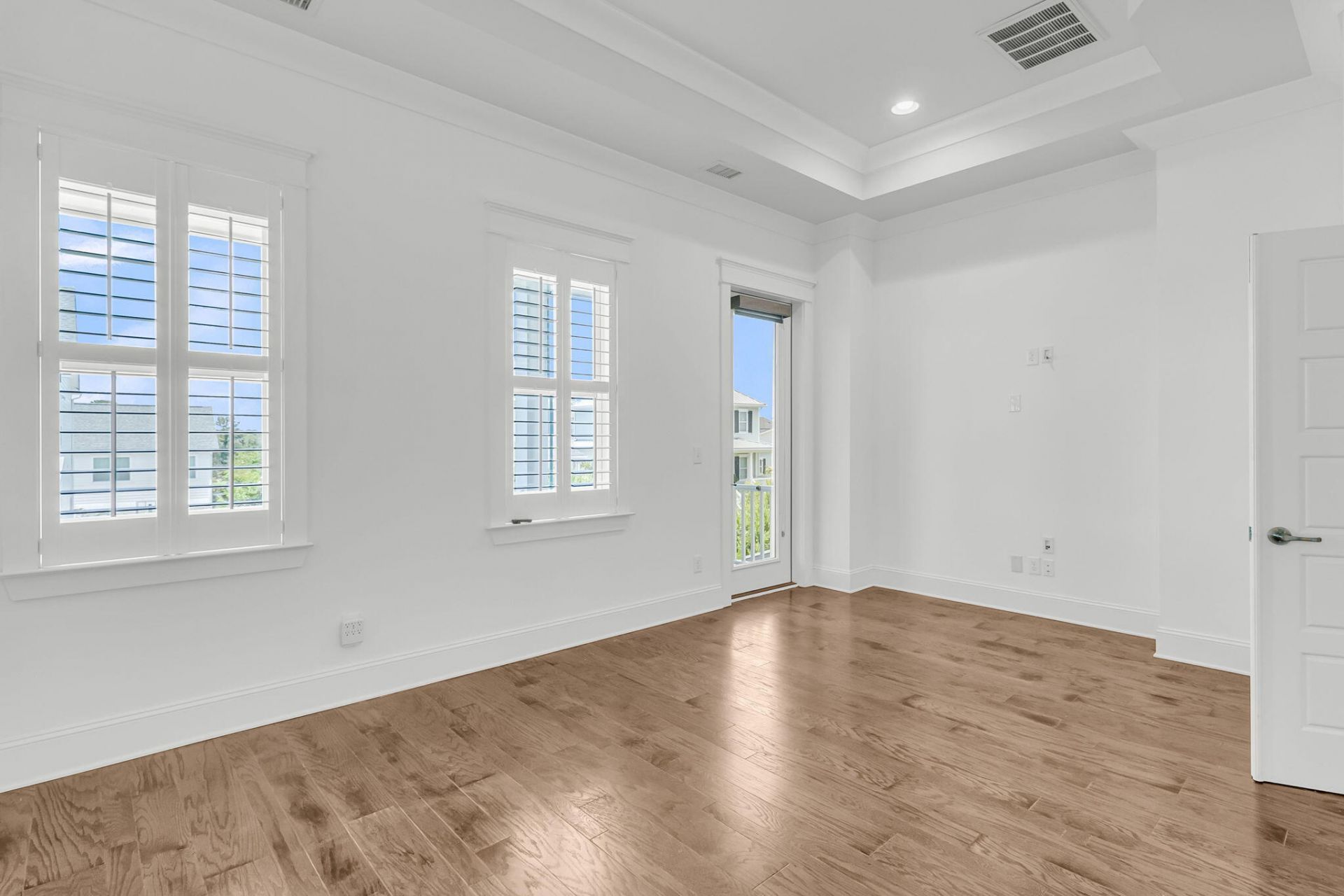2554 Josiah Street Photo 23