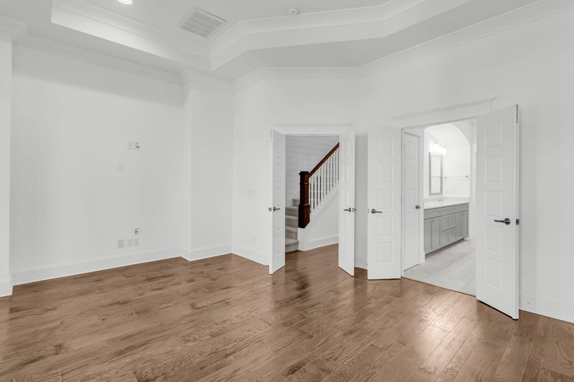 2554 Josiah Street Photo 26