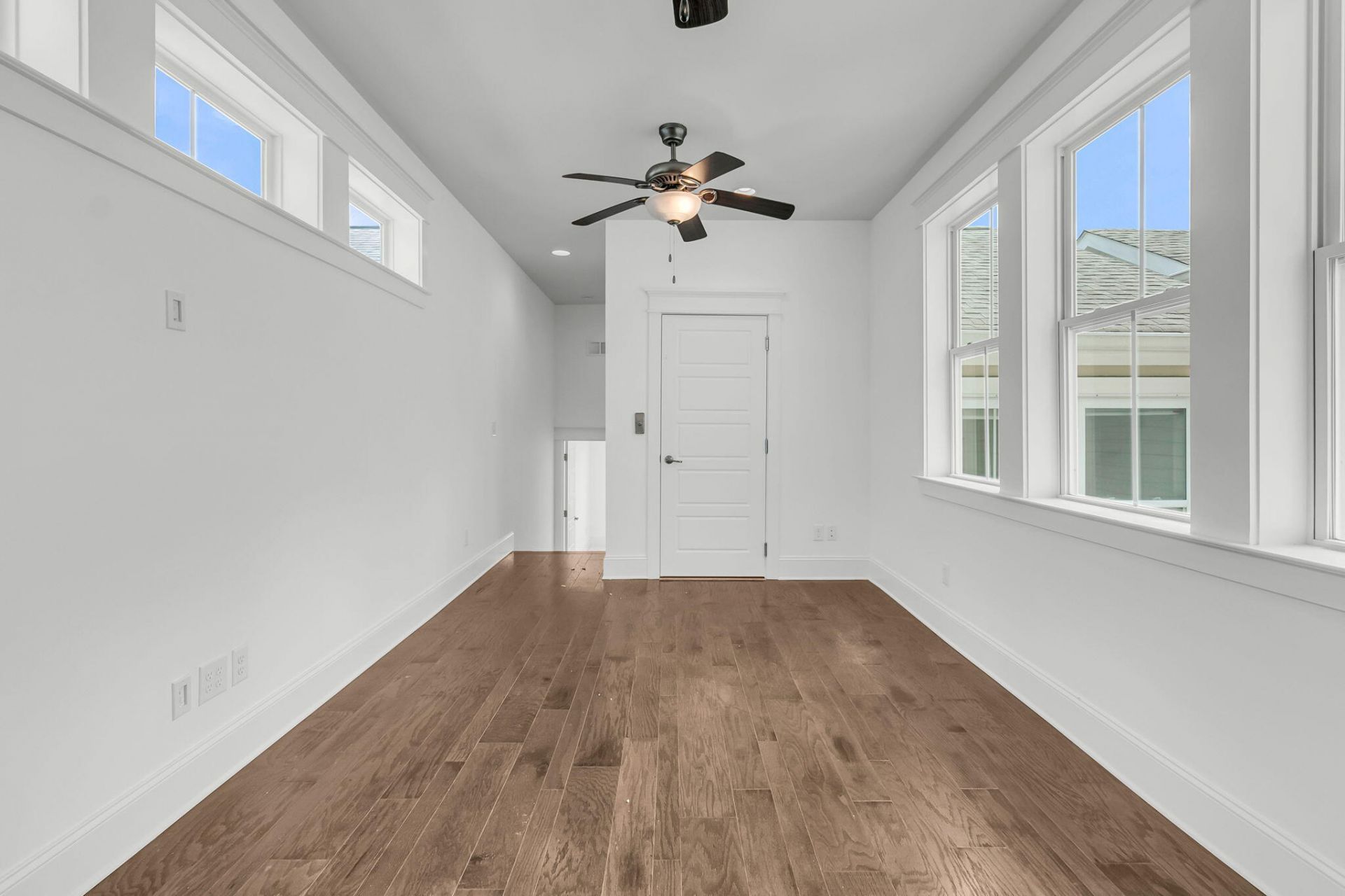 2554 Josiah Street Photo 29