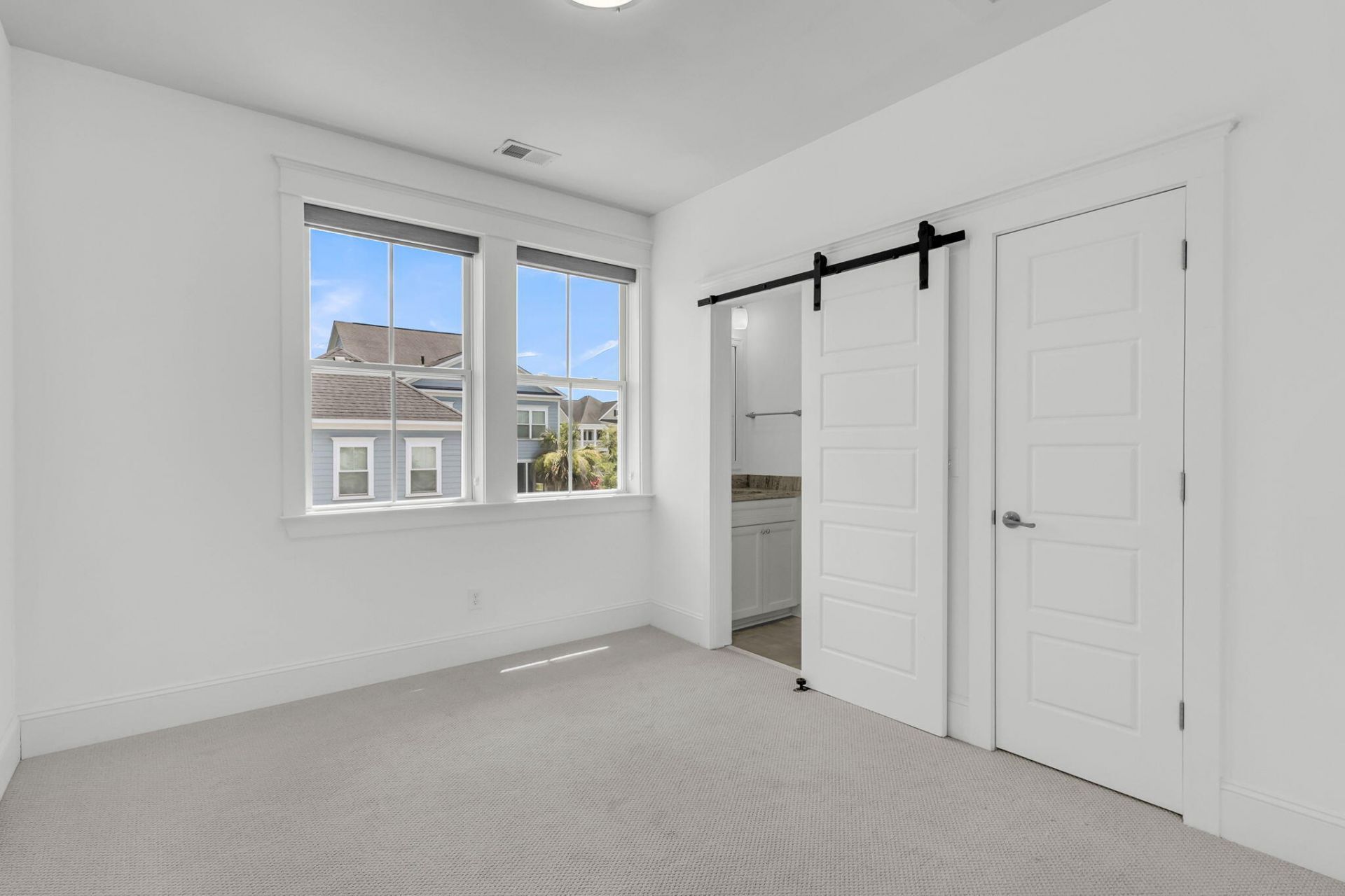 2554 Josiah Street Photo 31