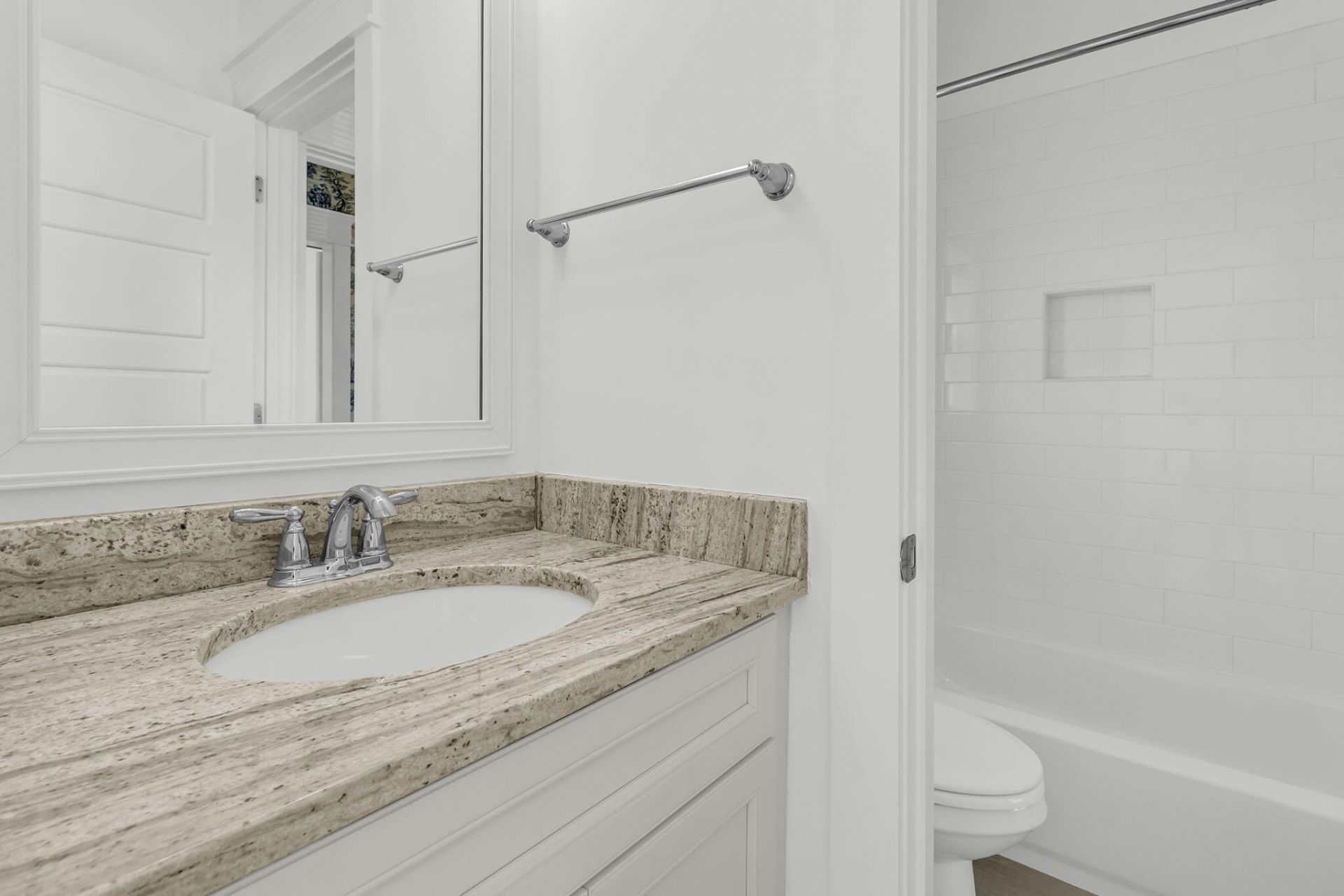 2554 Josiah Street Photo 33