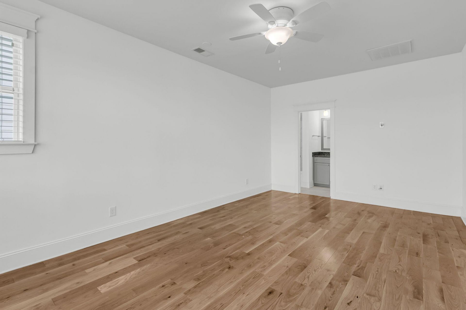 2554 Josiah Street Photo 37