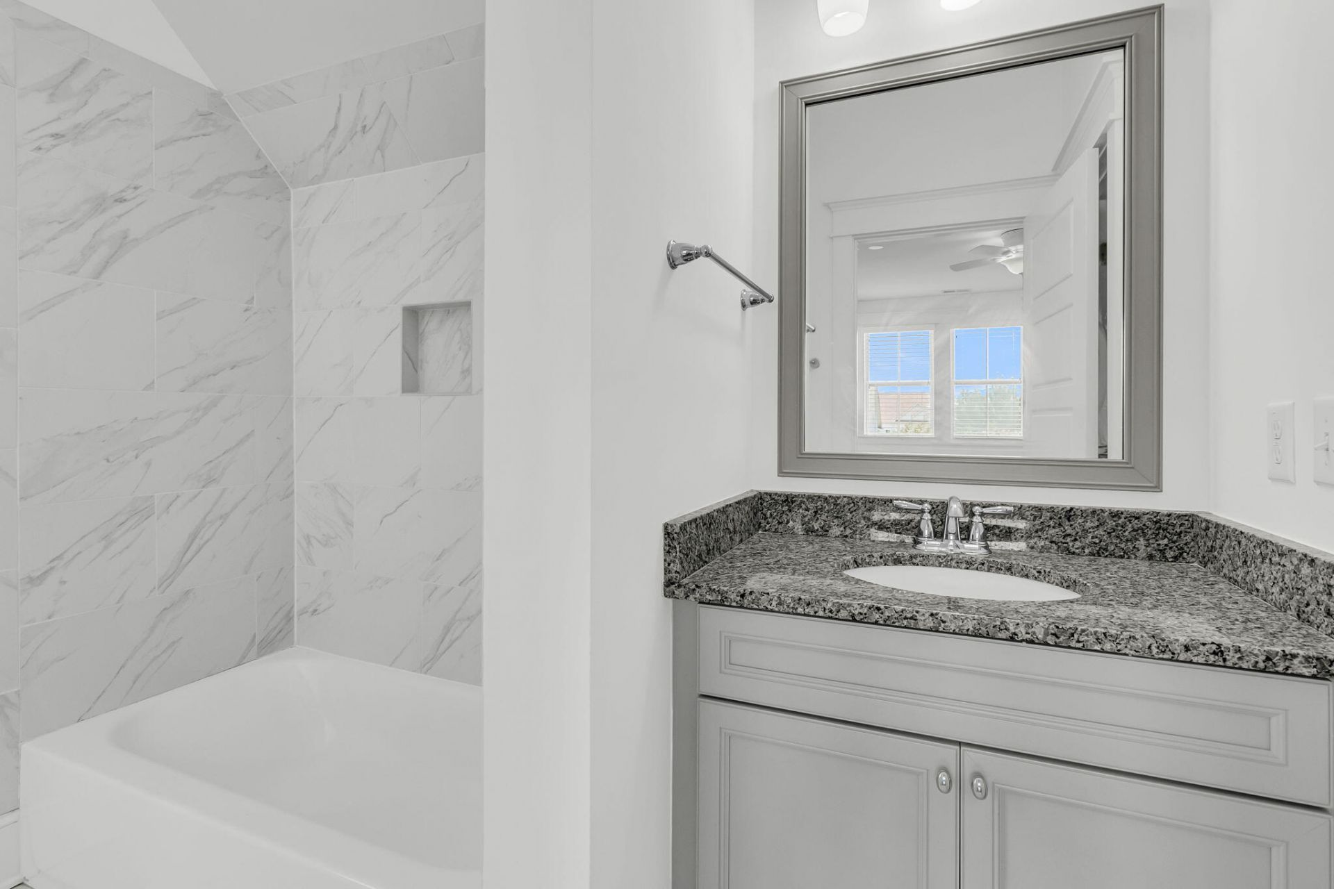 2554 Josiah Street Photo 38
