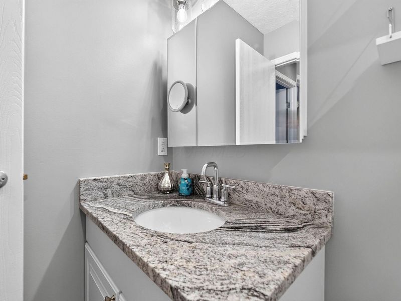 4036 Blendon Way Drive, Unit 70E, Columbus, OH 43230 Photo 34