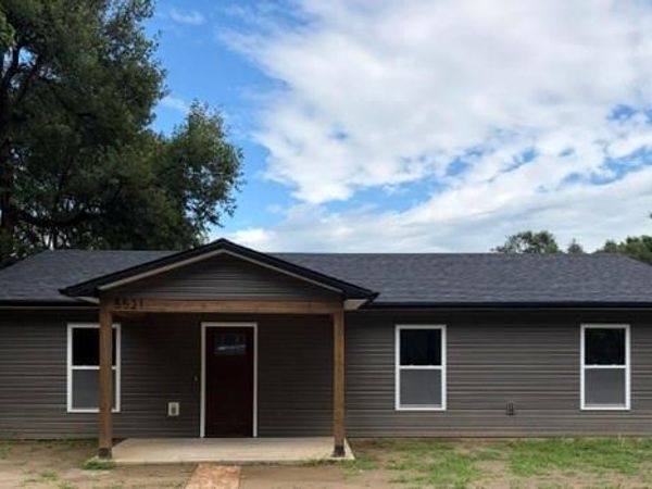 5521 S 1st Street, St Joseph, MO 64504