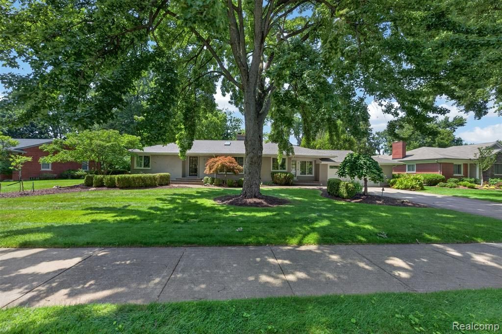 32873 Norchester Street, Beverly Hills Vlg, MI 48025 Main Photo
