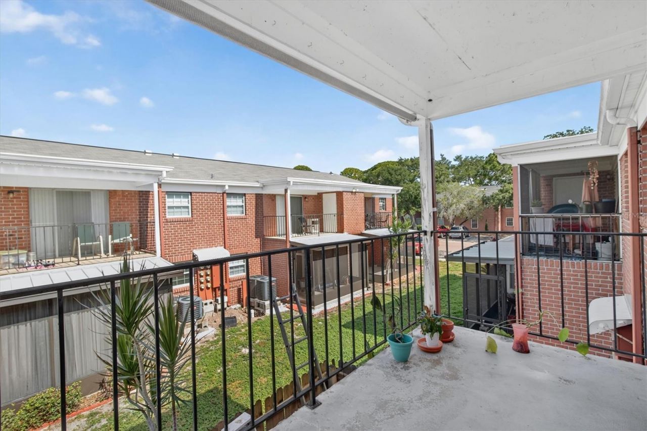 8522 10th Street N, Unit D, Saint Petersburg, FL 33702 Photo