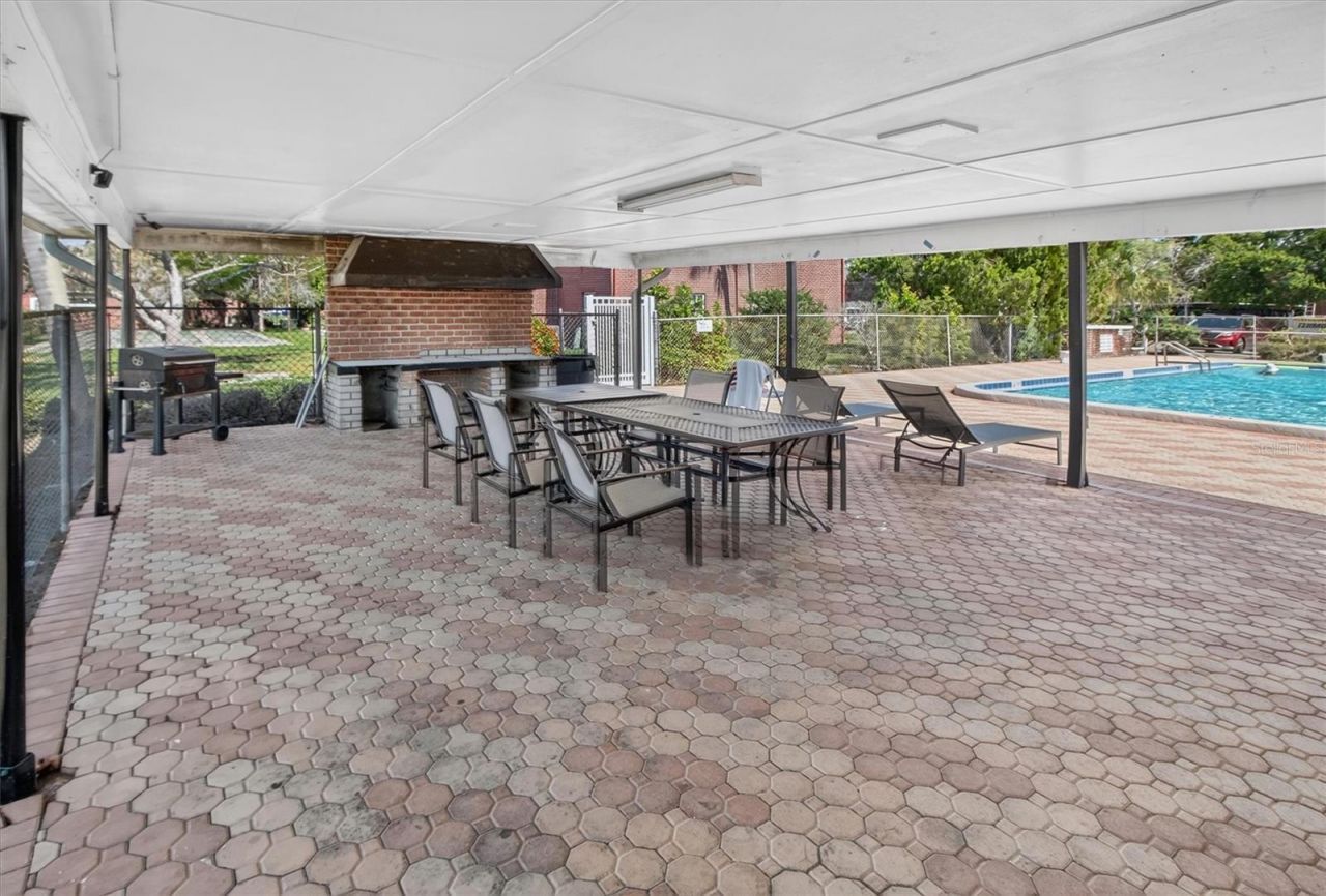 8522 10th Street N, Unit D, Saint Petersburg, FL 33702 Photo
