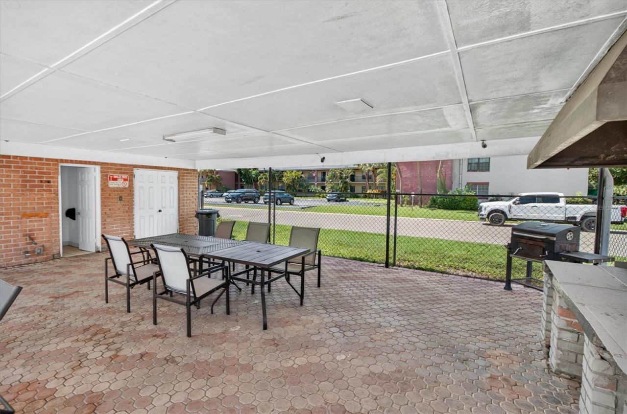 8522 10th Street N, Unit D, Saint Petersburg, FL 33702 Photo
