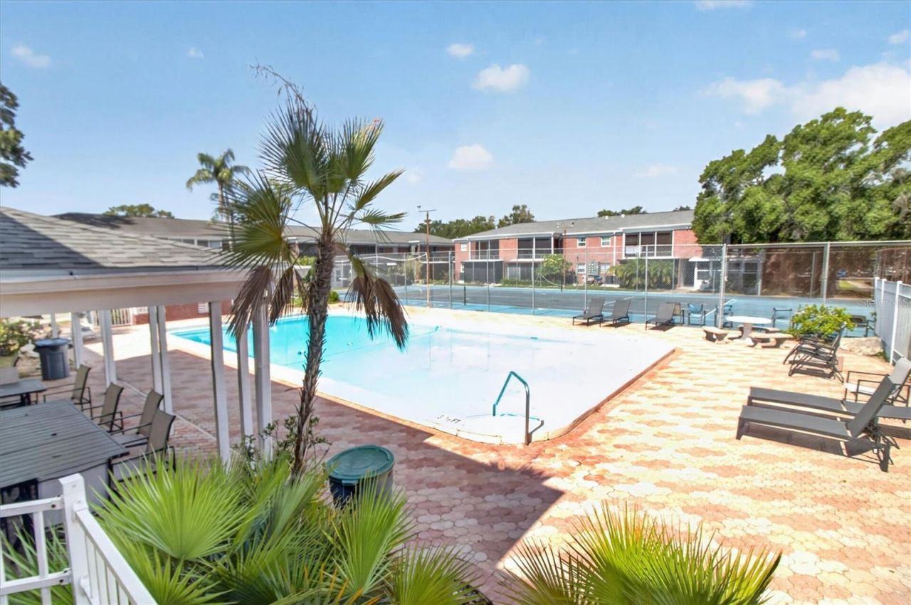 8522 10th Street N, Unit D, Saint Petersburg, FL 33702 Photo