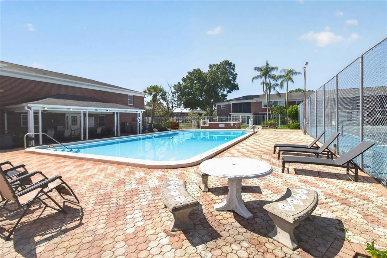 8522 10th Street N, Unit D, Saint Petersburg, FL 33702 Photo