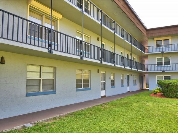 333 LAKE HOWARD DR NW , Unit 102D, WINTER HAVEN, FL 33880