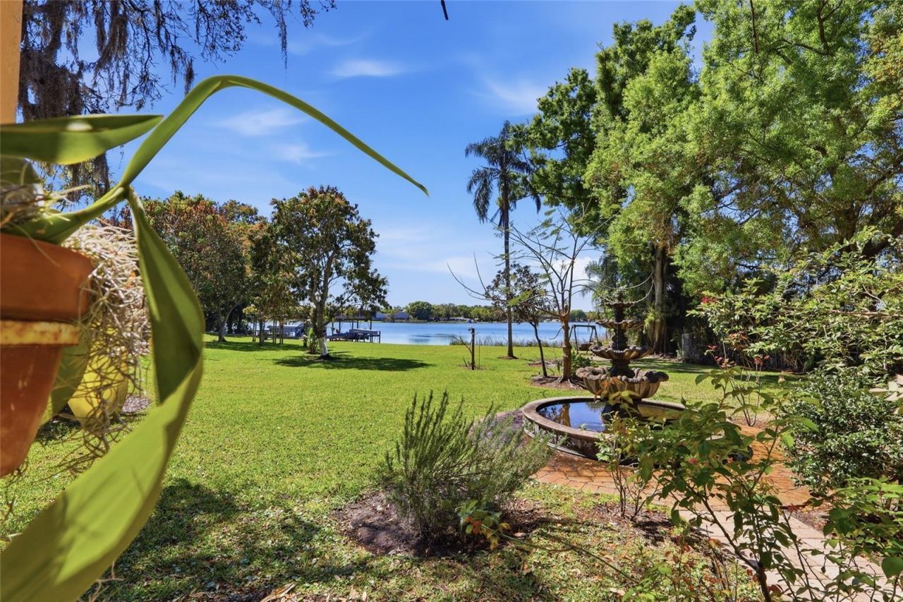 7201 Hodgewood Court, Tampa, FL 33614 Photo