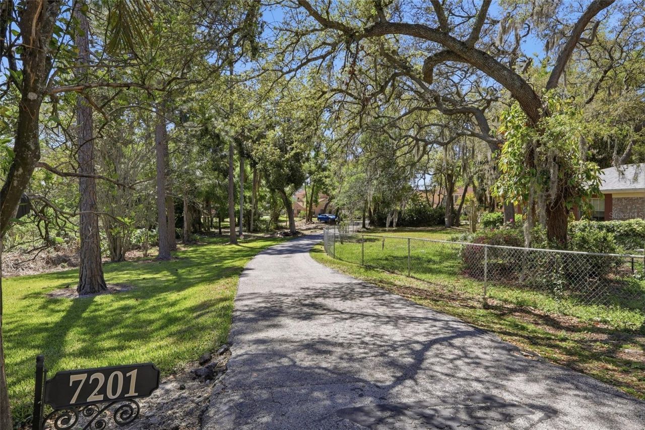 7201 Hodgewood Court, Tampa, FL 33614 Photo