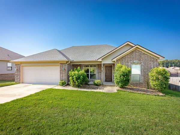 325 Austin Creek Drive , Austin, AR 72007