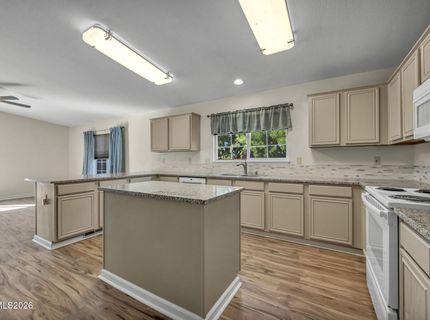 18124 Pasado Court, Reno, NV 89508 Photo
