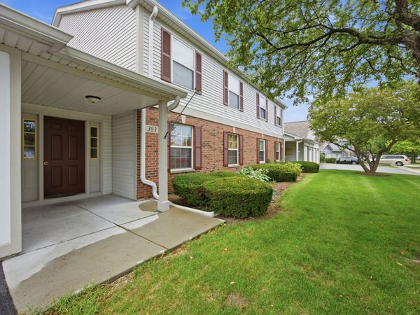 383 Woodview Circle , Unit D, Elgin, IL 60120