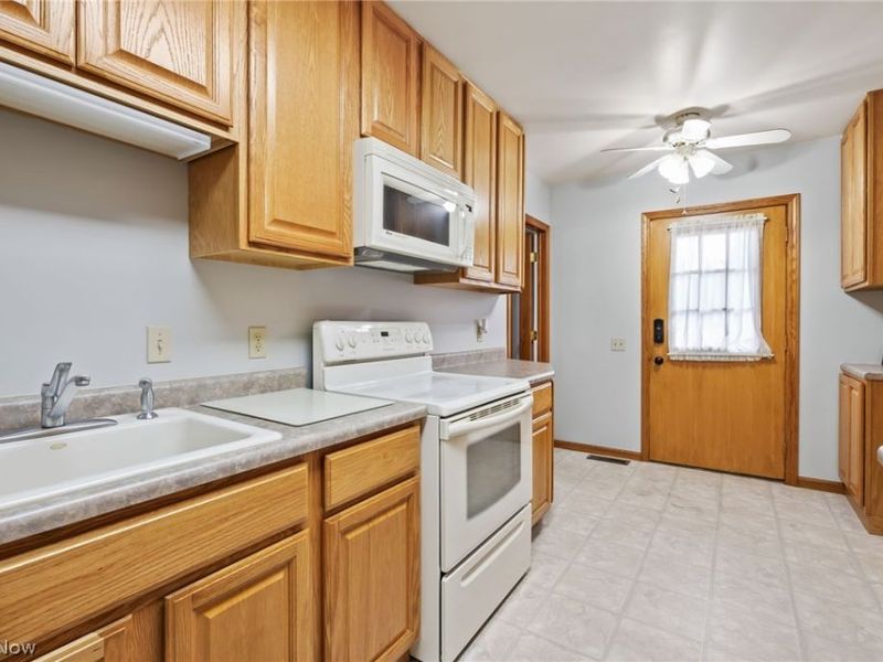 2685 Kenyon Avenue NW, Massillon, OH 44647 Photo 9