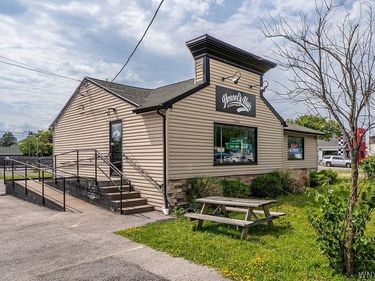 2354 Niagara Falls Boulevard, Tonawanda, NY 14150