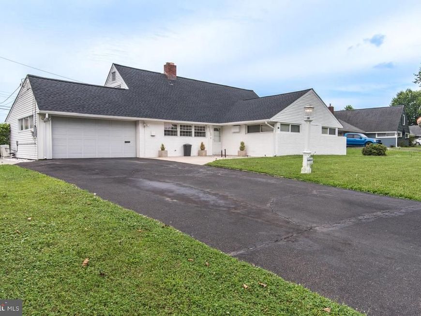 455 Snowball Drive , Levittown, PA 19056 Main Photo