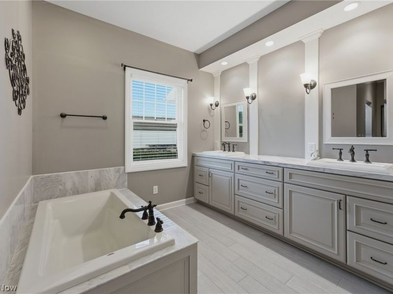 9288 Columbus Road NE, Louisville, OH 44641 Photo 22