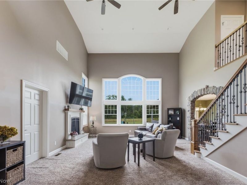 9288 Columbus Road NE, Louisville, OH 44641 Photo 6