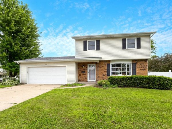 2531 New Lexington Drive , Bettendorf, IA 52722