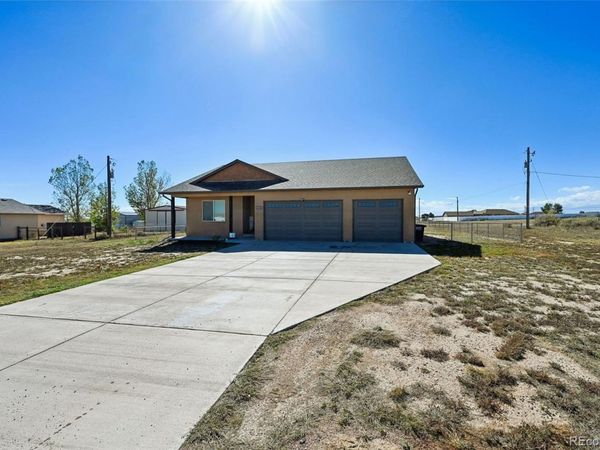 1140 Dove Creek Drive , Pueblo West, CO 81007