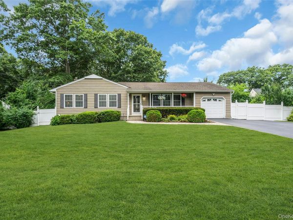 84 Juniper Avenue , Ronkonkoma, NY 11779