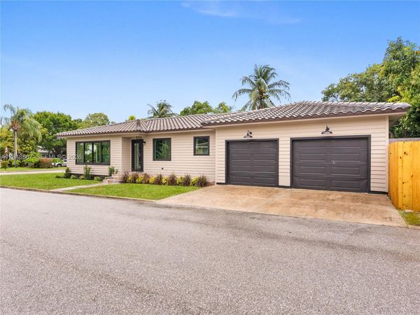 801 S Palmway , Lake Worth, FL 33460
