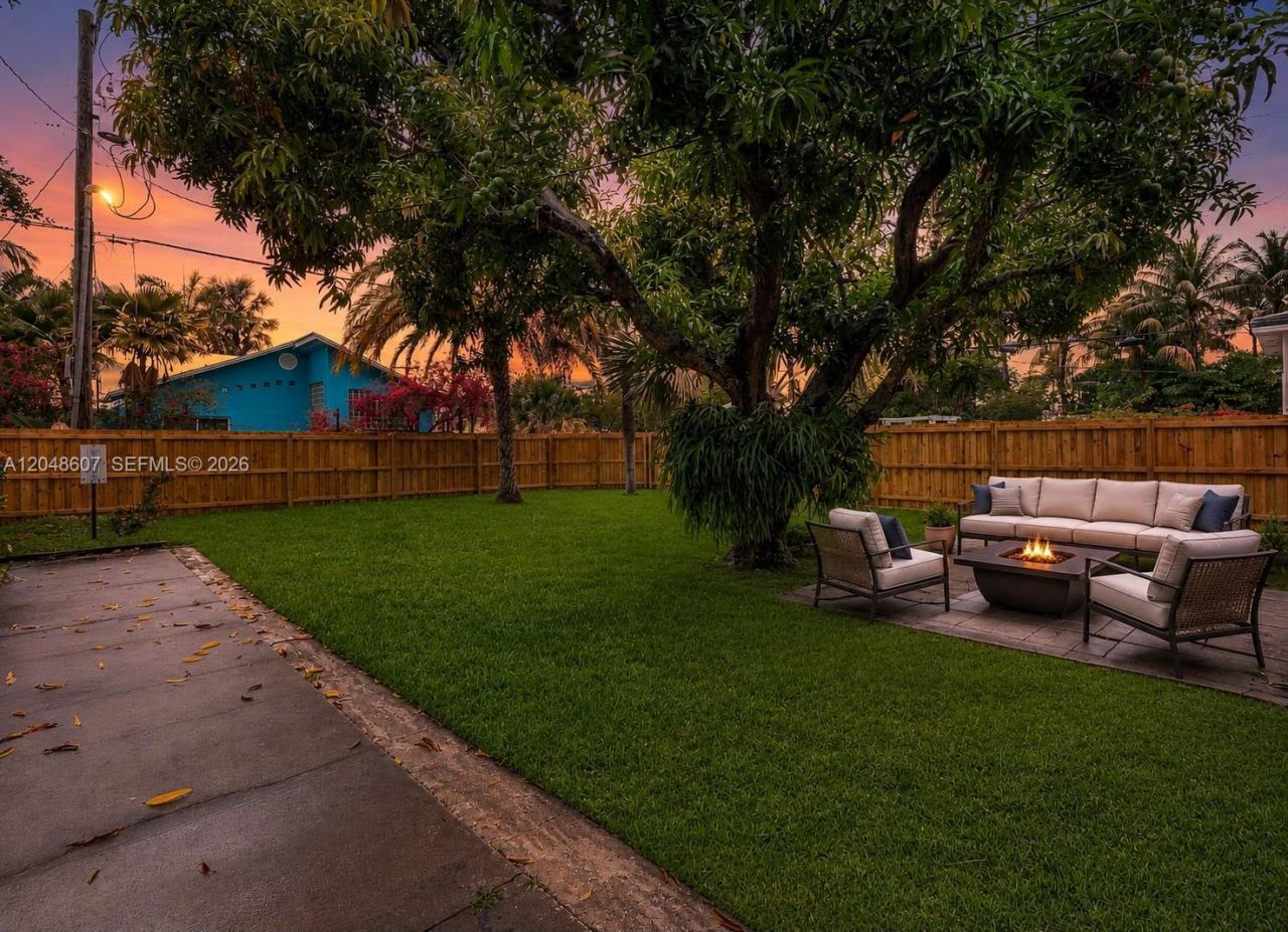 801 S Palmway , Lake Worth, FL 33460 Photo