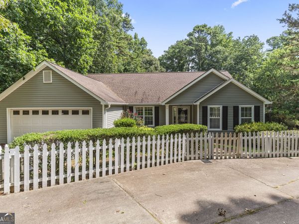22 Maddox Road SE, Acworth, GA 30102