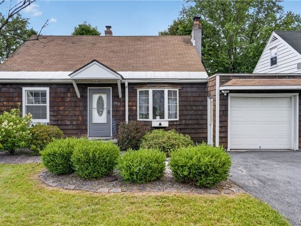 308 Washington Boulevard , Fayetteville, NY 13066