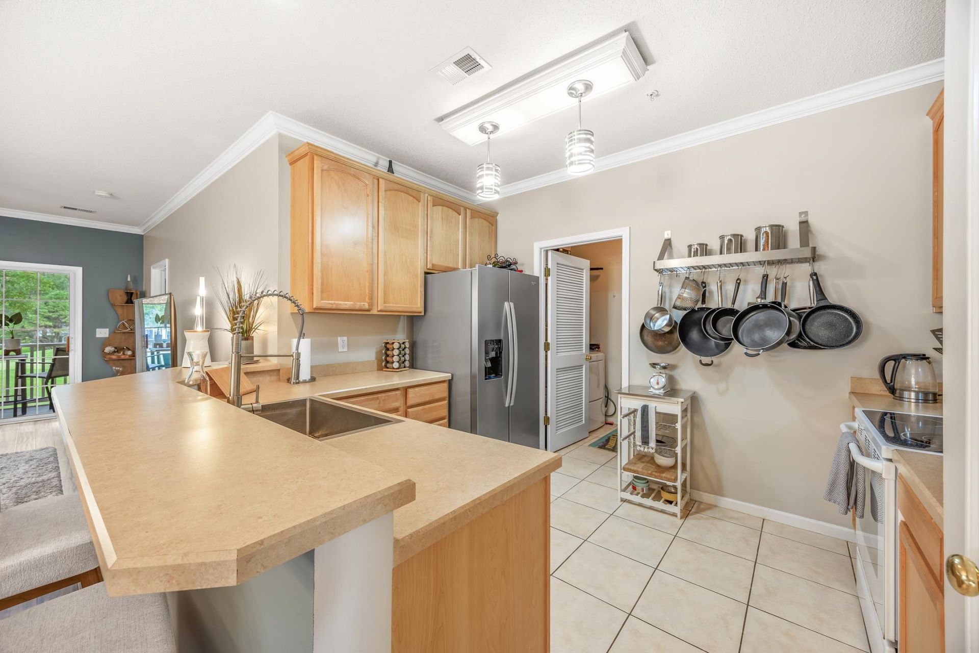 5804 Longwood Dr. Photo 13