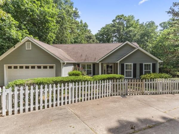 22 Maddox Road SE, Acworth, GA 30102