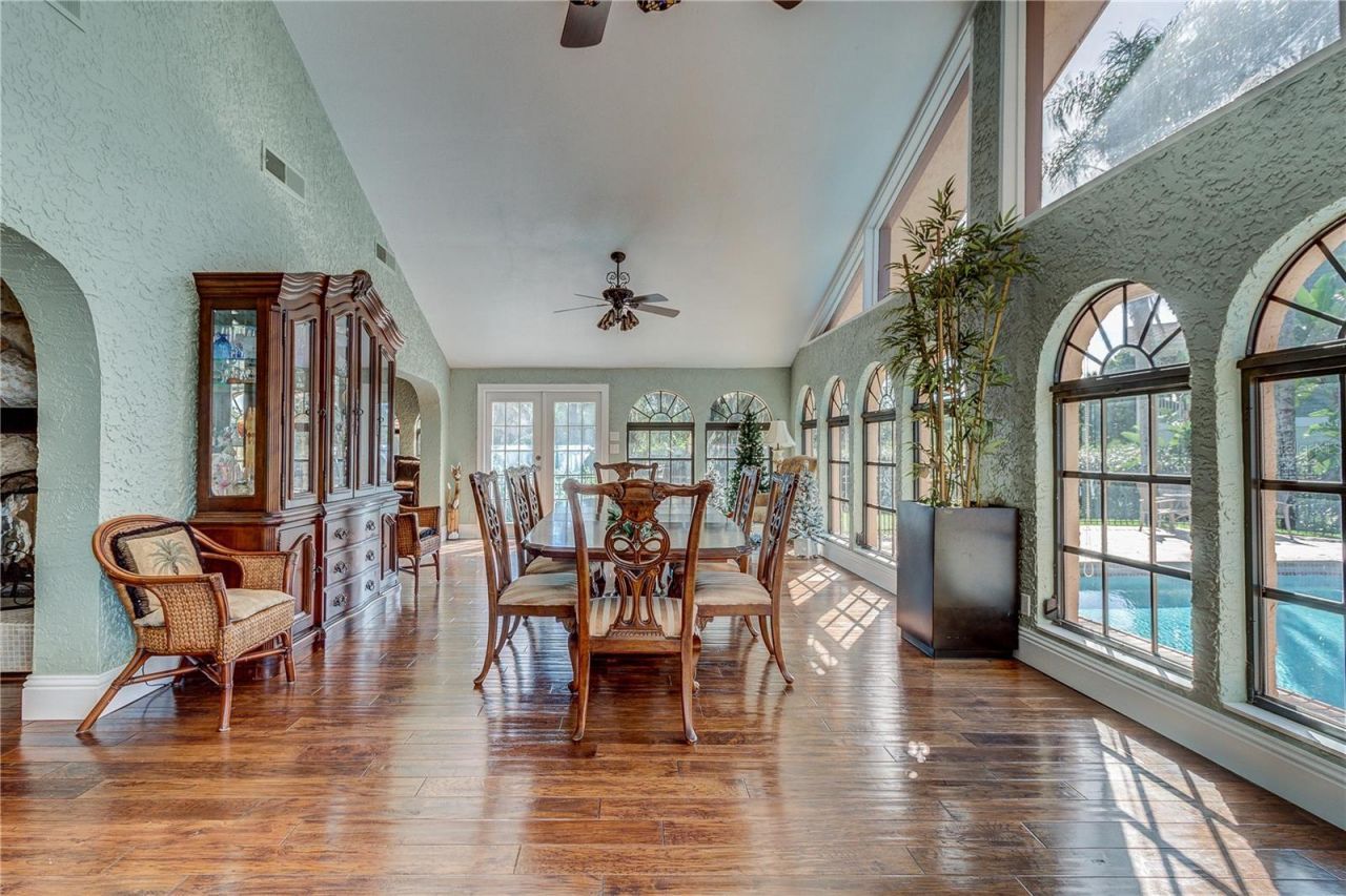 500 N Highland Avenue, Tarpon Springs, FL 34688 Photo