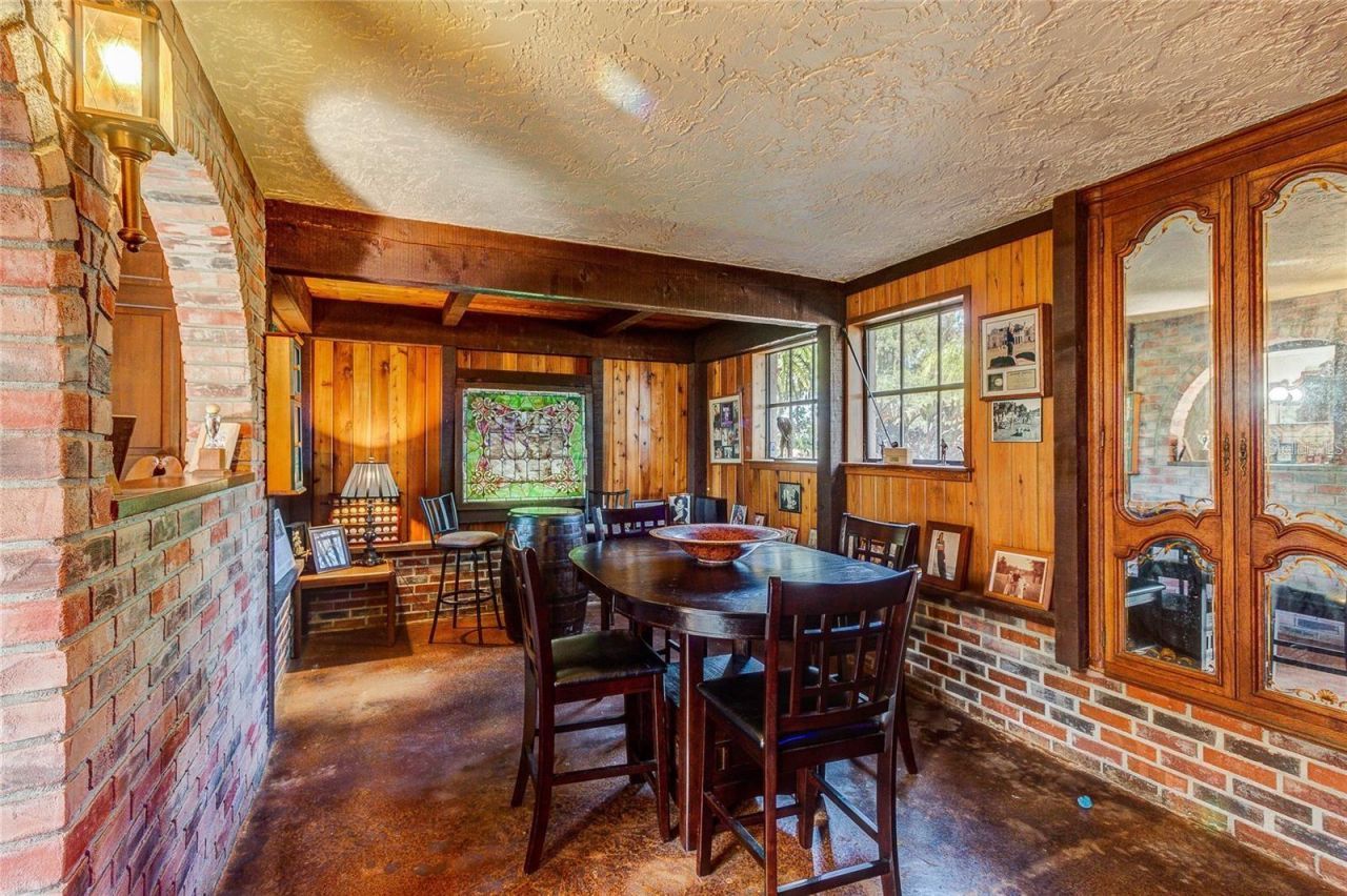 500 N Highland Avenue, Tarpon Springs, FL 34688 Photo